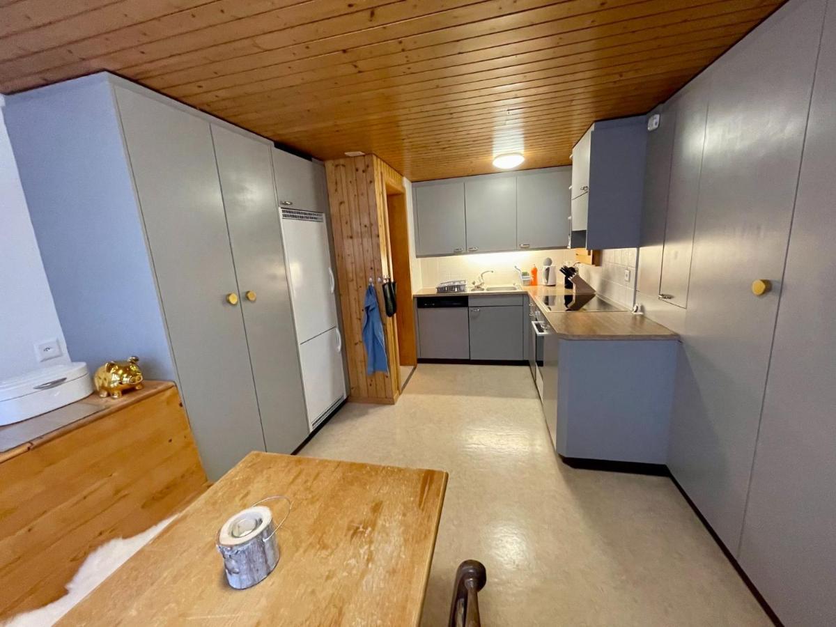 Schoene Ferienwohnung Mit Seeblick Тун Экстерьер фото